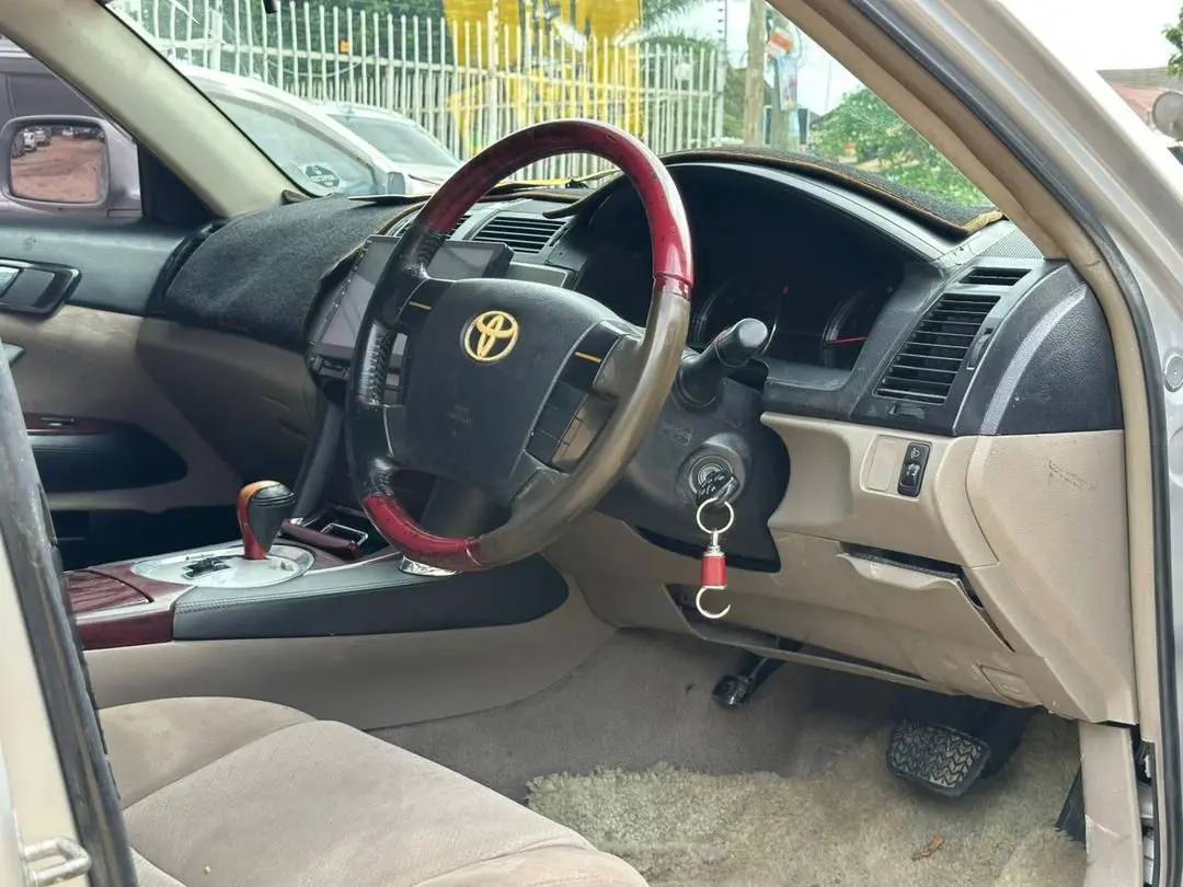 Toyota Mark X 2004 thumbnail 2
