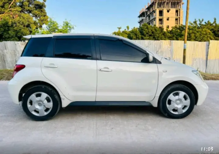 Toyota Ractis (White) thumbnail 6