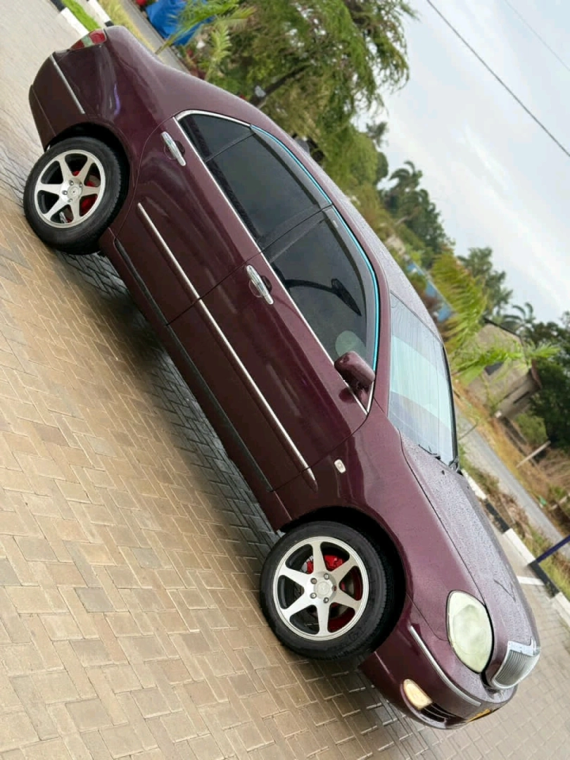 Toyota Brevis DKG 2490 CC Maroon thumbnail 5