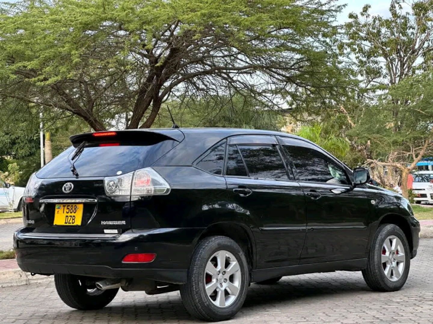 Toyota Harrier 2006 SUV For Sale thumbnail 2