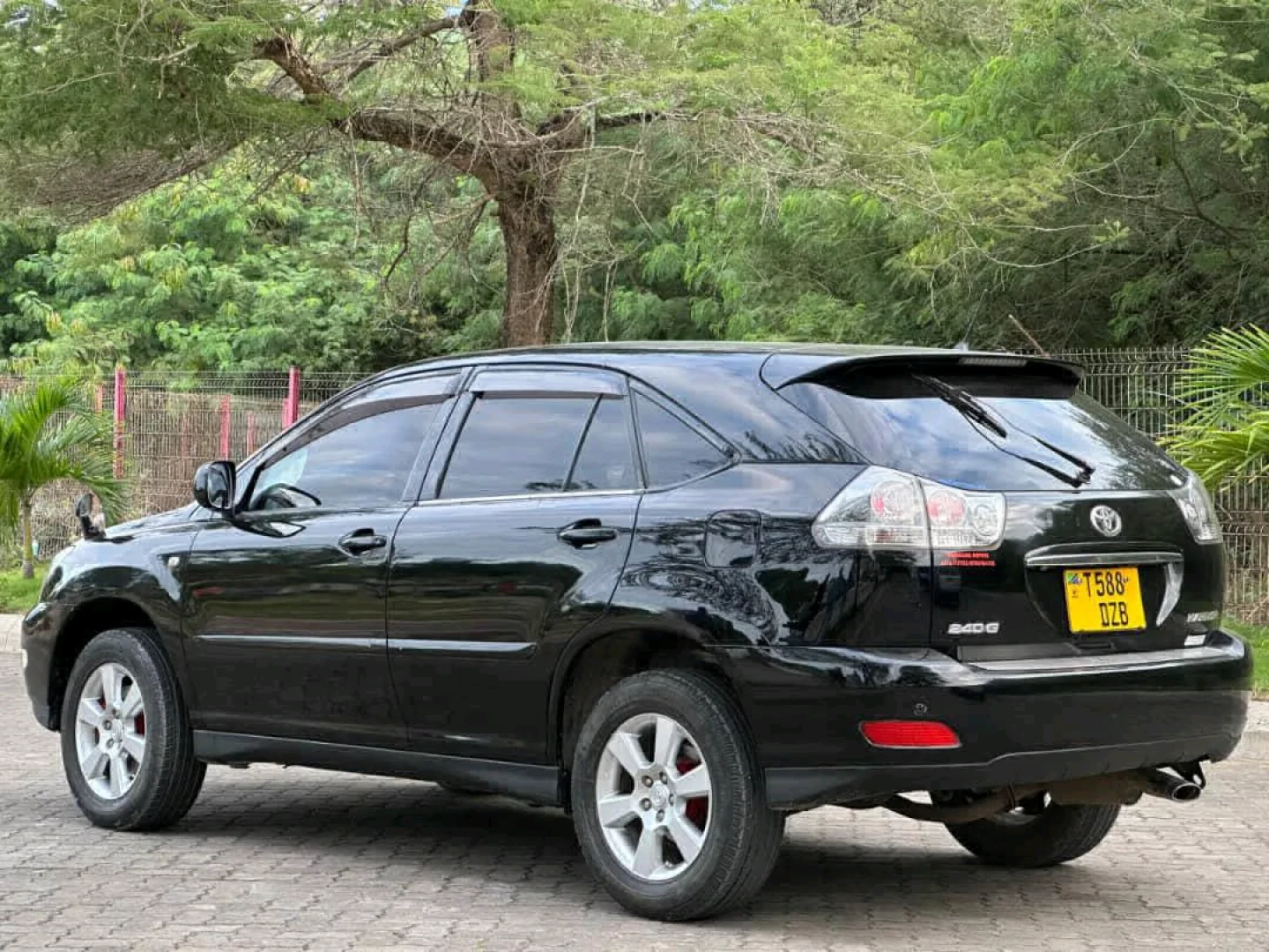Toyota Harrier 2006 SUV For Sale thumbnail 3