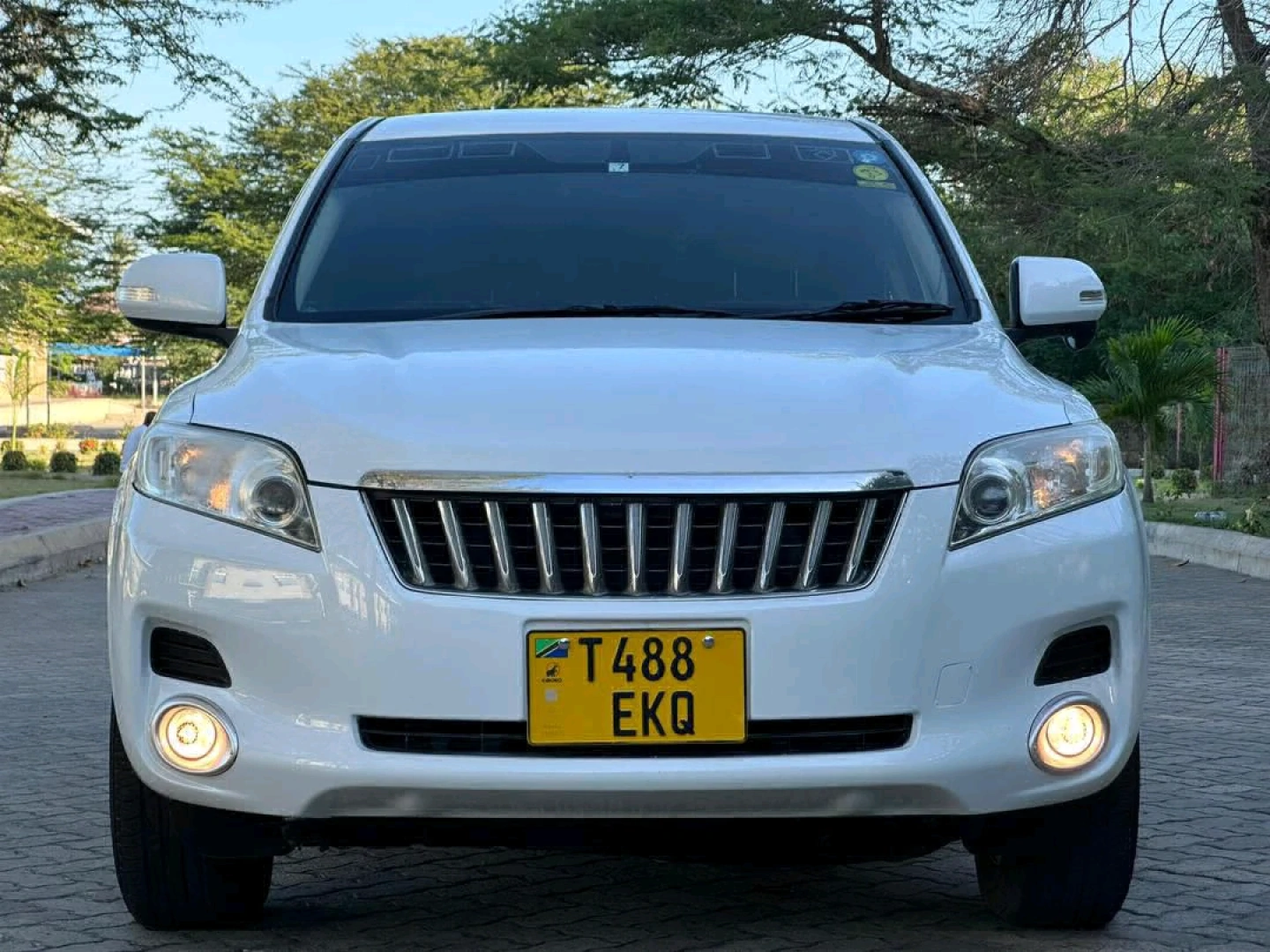 Toyota Vanguard SUV 2009 White