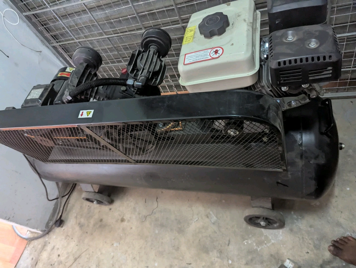 Air Compressor 200 Liters Petrol/Electric