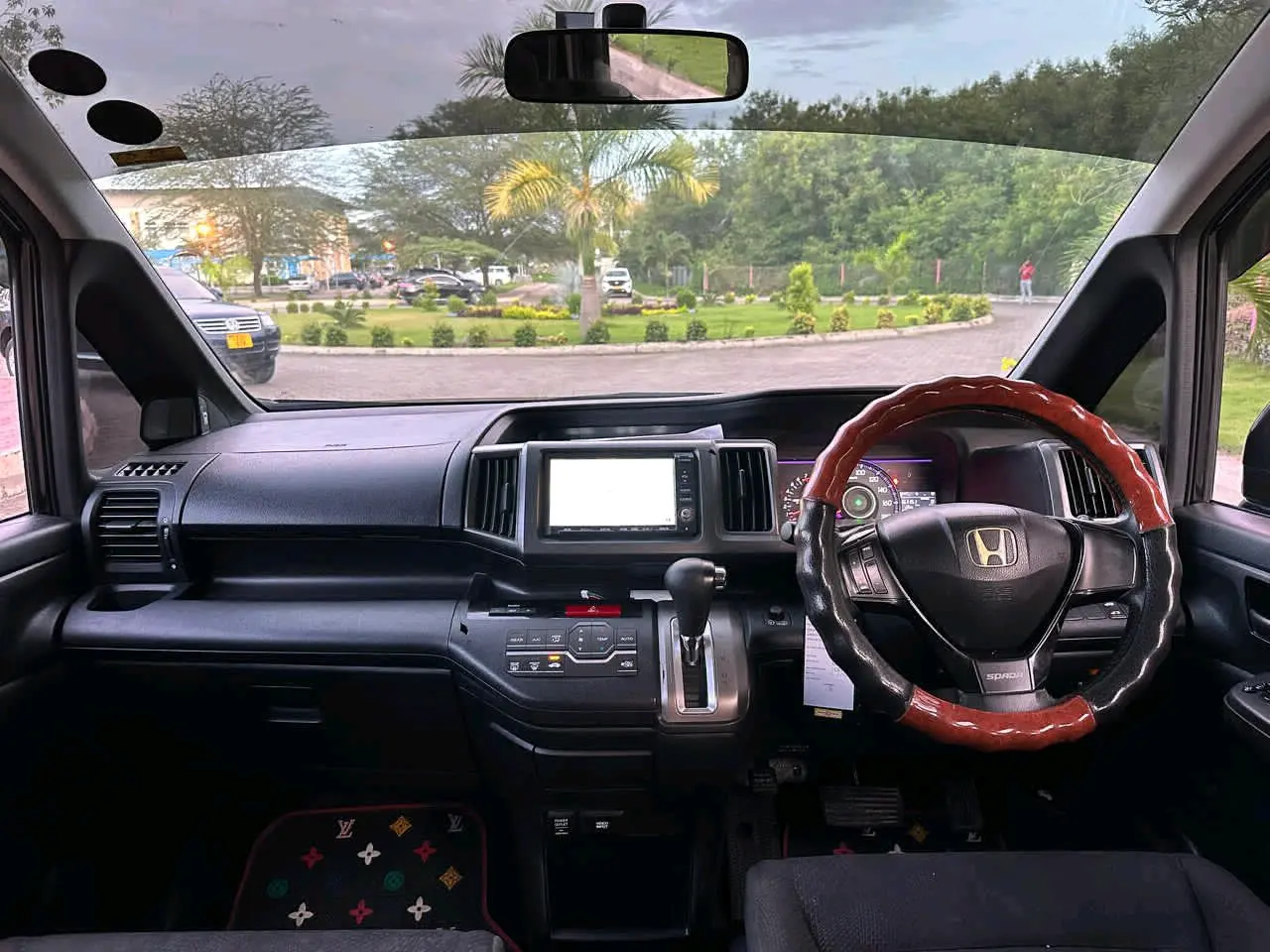 Honda Stepwgn Spada 2009 thumbnail 9