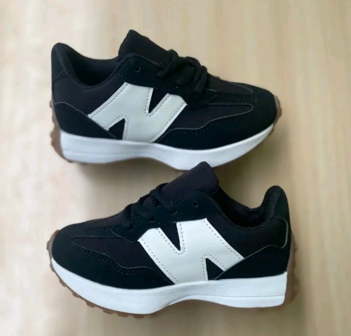 Kids Nike Shoes Size 21-36 thumbnail 4