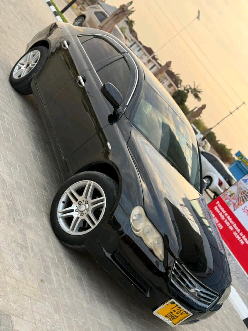 Toyota Mark X Black Sedan 2490 CC thumbnail 4