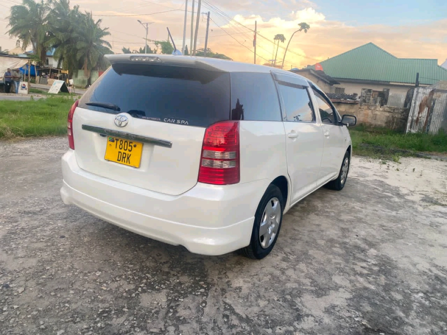 Toyota Wish 2005 Inauzwa thumbnail 2