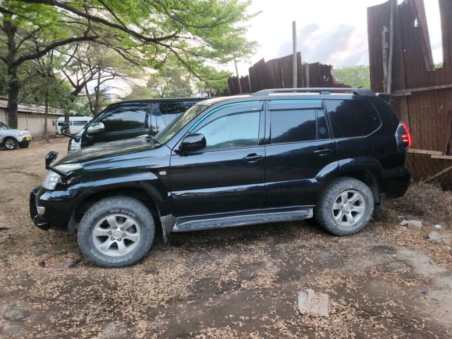 Toyota Land Cruiser Prado 120 for Sale thumbnail 2
