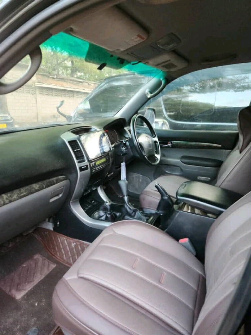Toyota Land Cruiser Prado 120 for Sale thumbnail 6