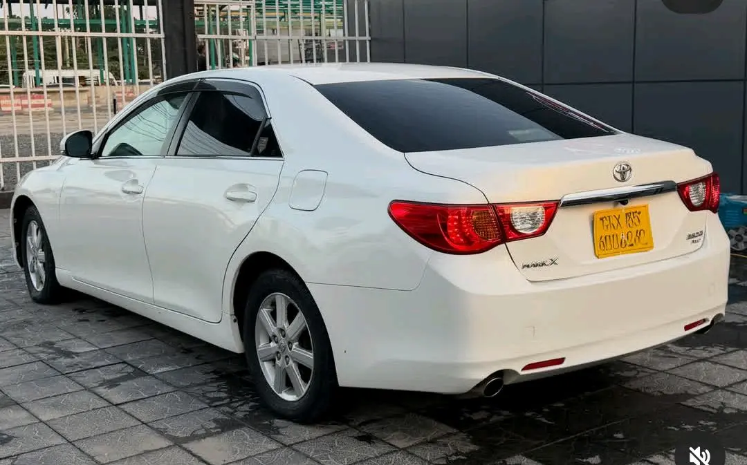 Toyota Mark X 250G 2011 thumbnail 4