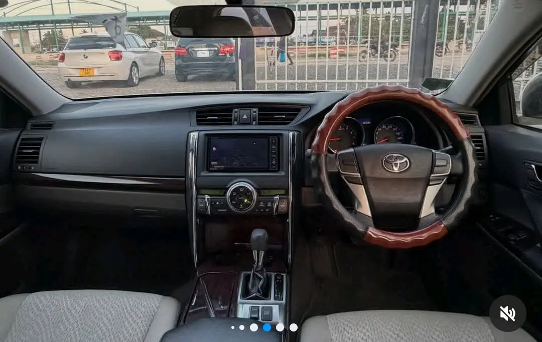 Toyota Mark X 250G 2011 thumbnail 6