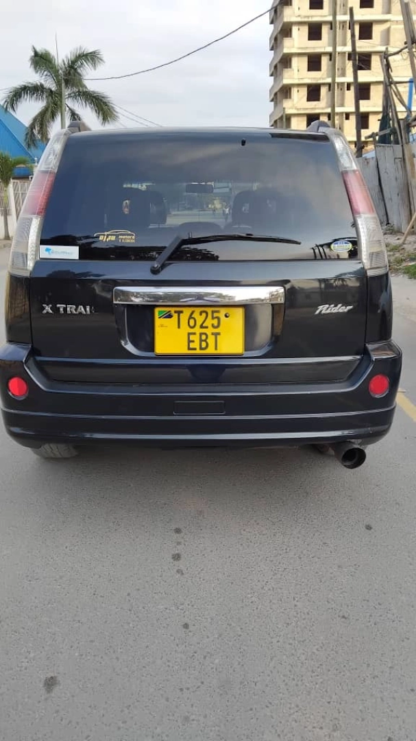 Nissan X-Trail SUV EBT 1990cc thumbnail 2
