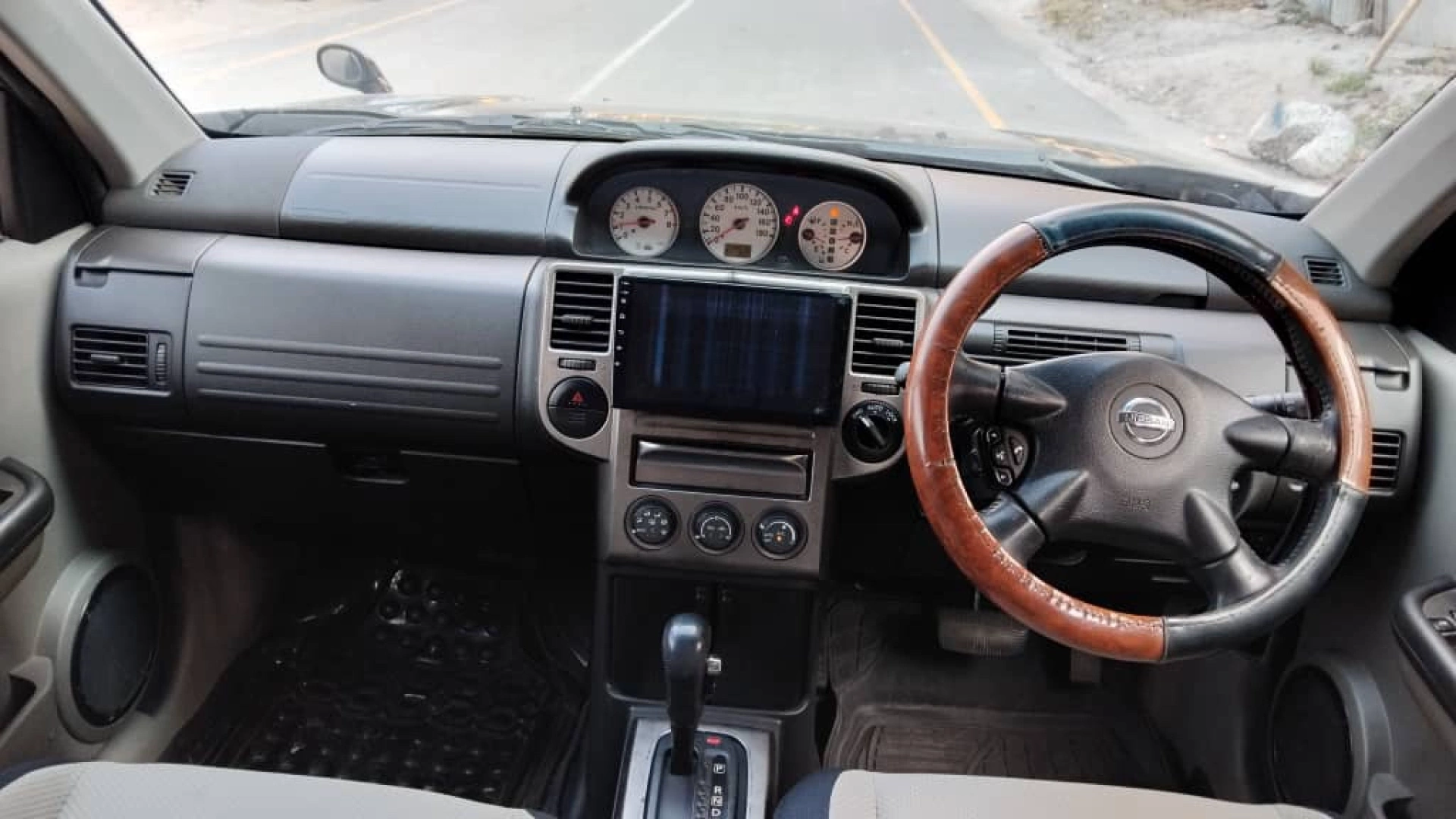 Nissan X-Trail SUV EBT 1990cc thumbnail 7