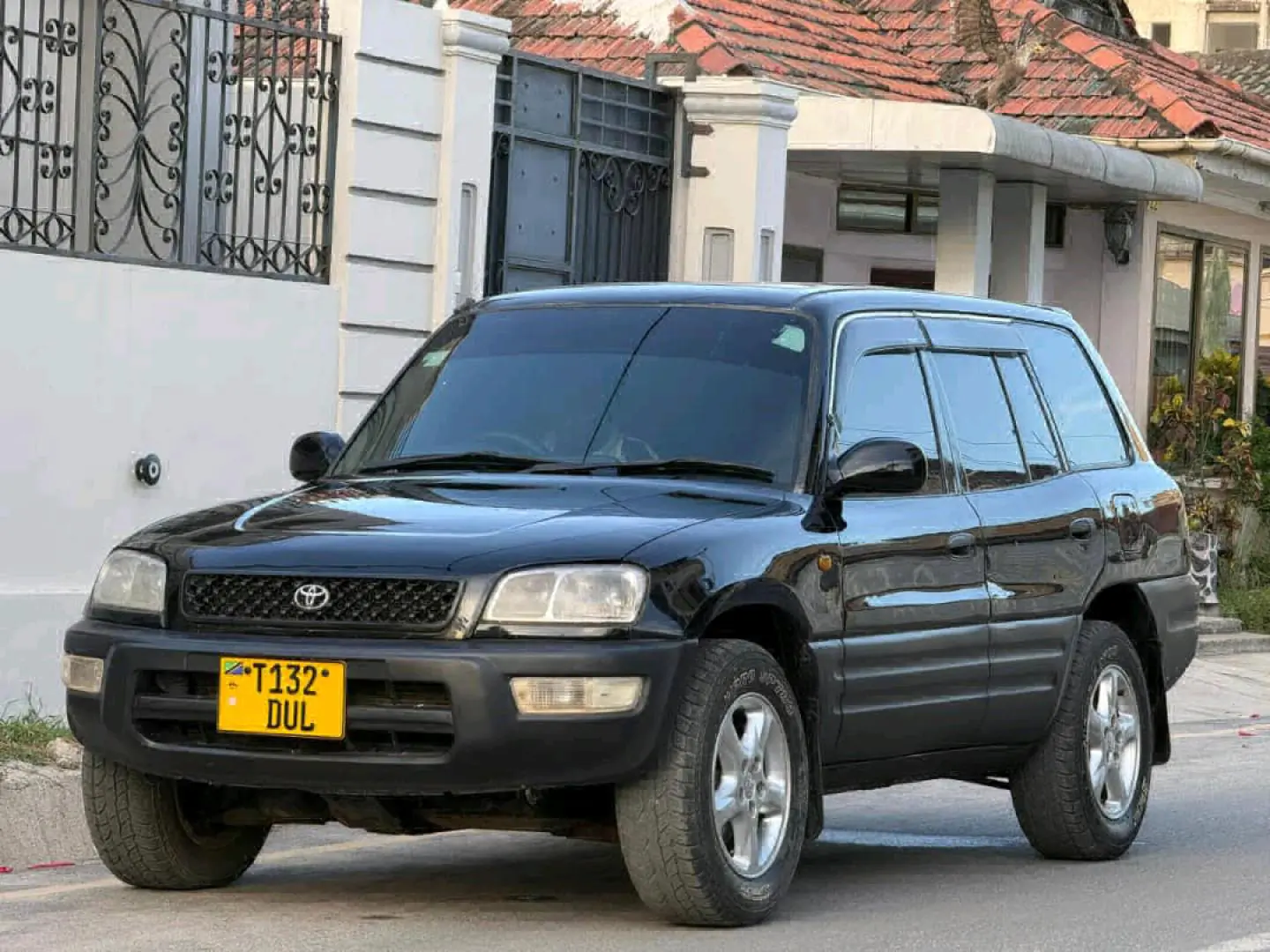 Toyota RAV4 Old Model 1990 for Sale thumbnail 3