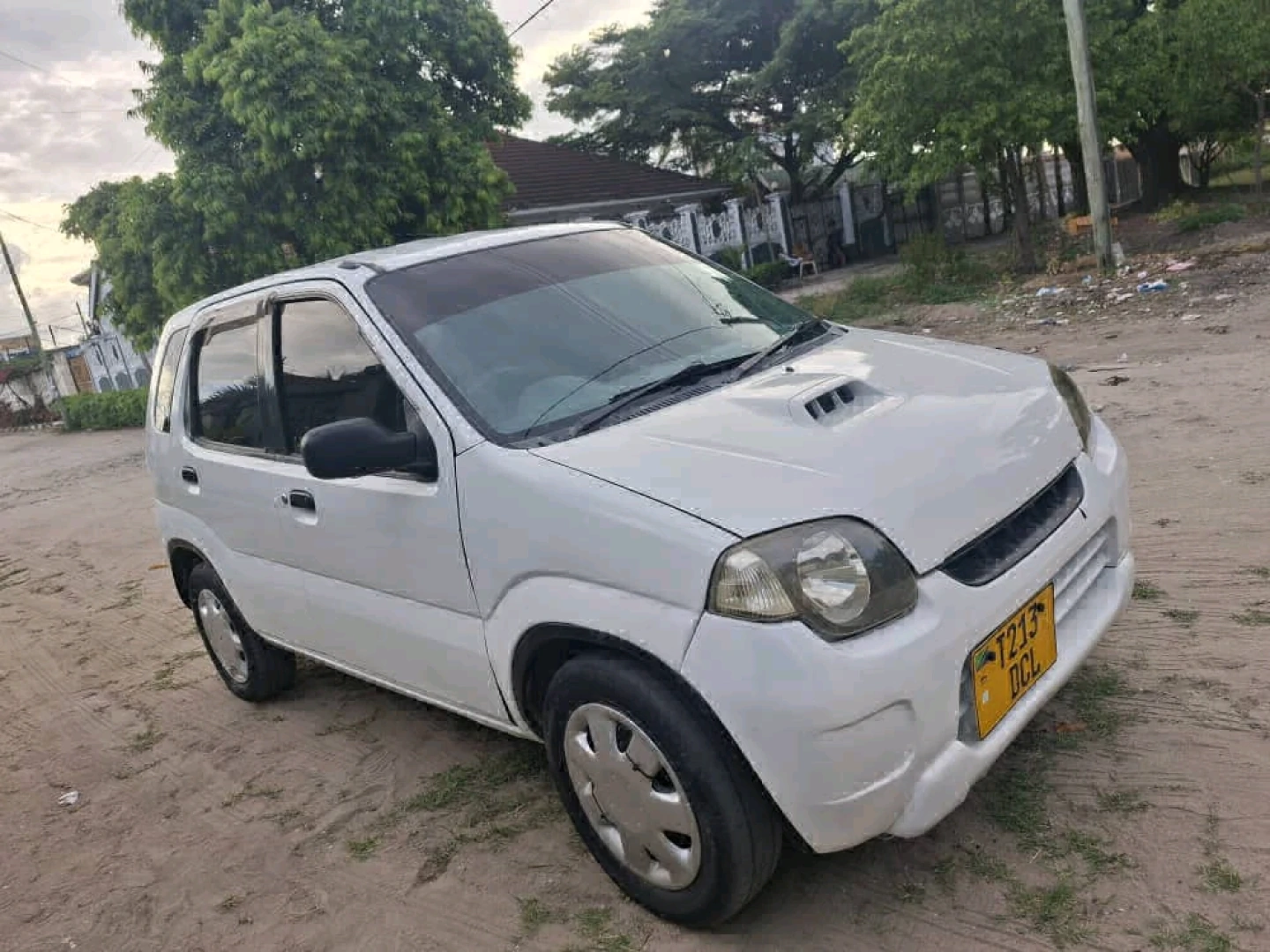 White Suzuki Kei Car for Sale thumbnail 3