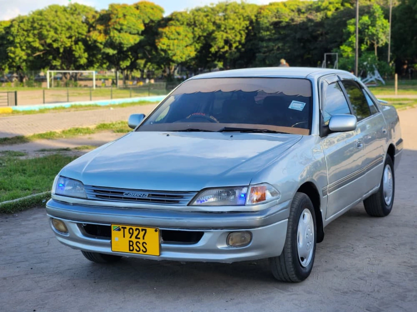 Toyota Carina SI Silver Sedan (1700cc) thumbnail 3