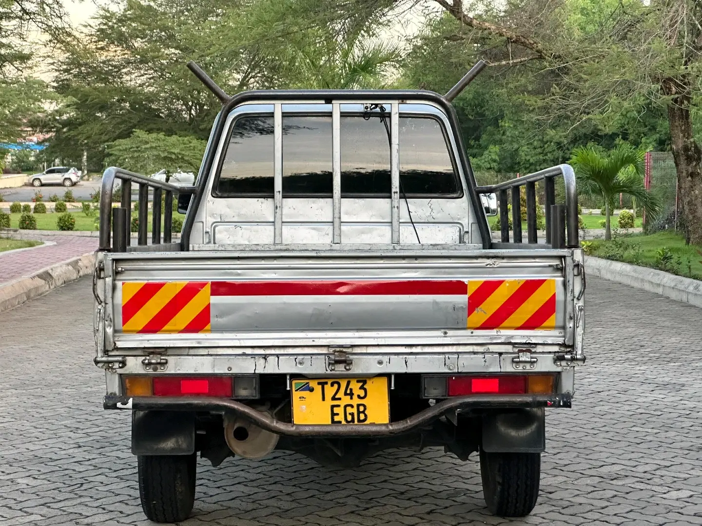Toyota LiteAce Pickup thumbnail 2