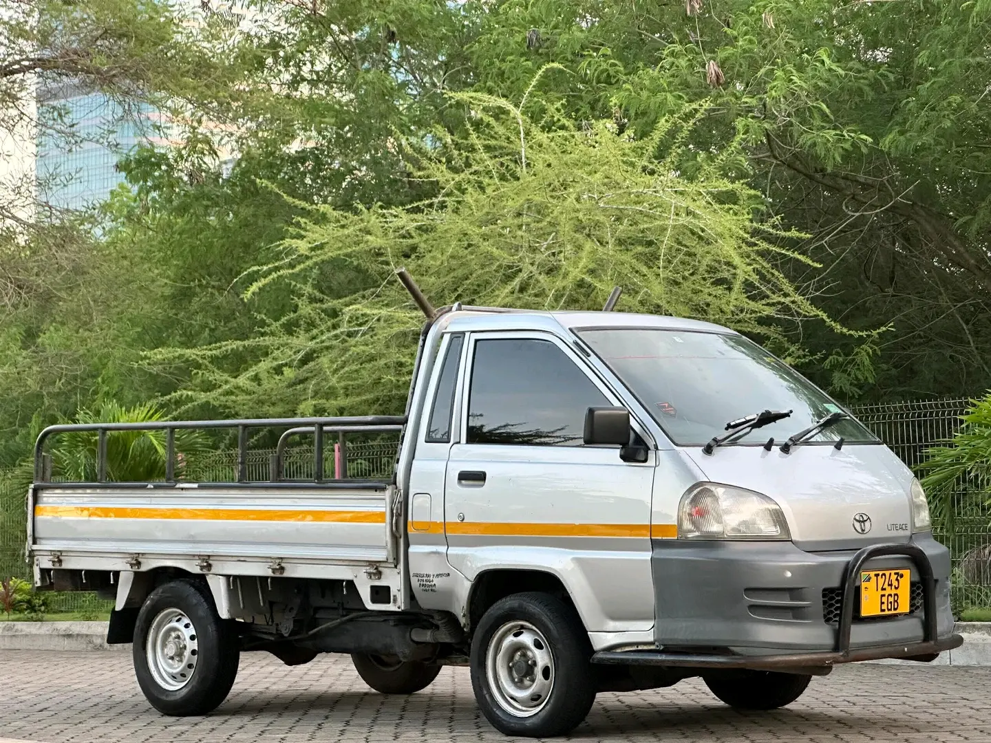 Toyota LiteAce Pickup thumbnail 3