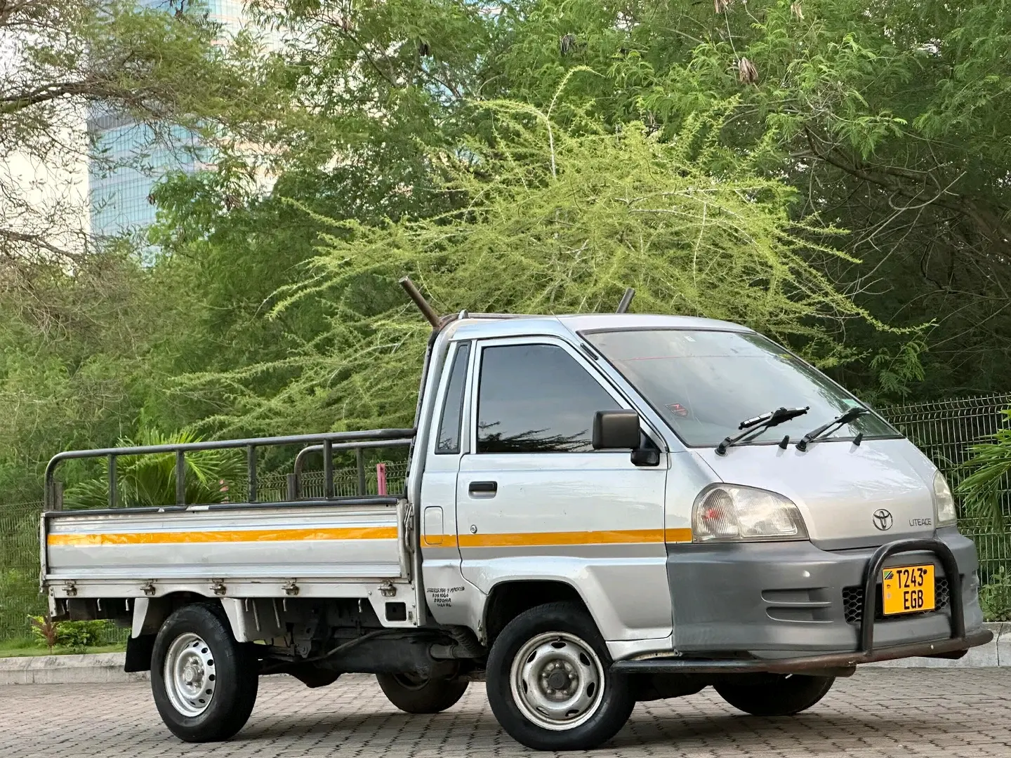 Toyota LiteAce Pickup thumbnail 4