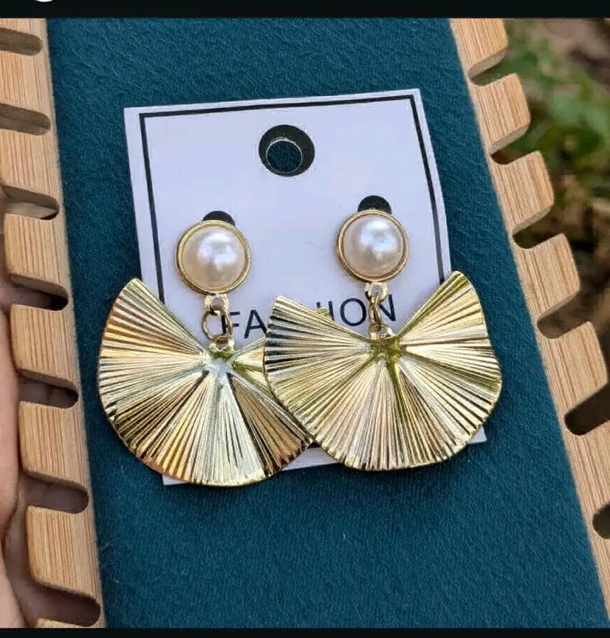 Luxury Fan-Shaped Pearl Earrings