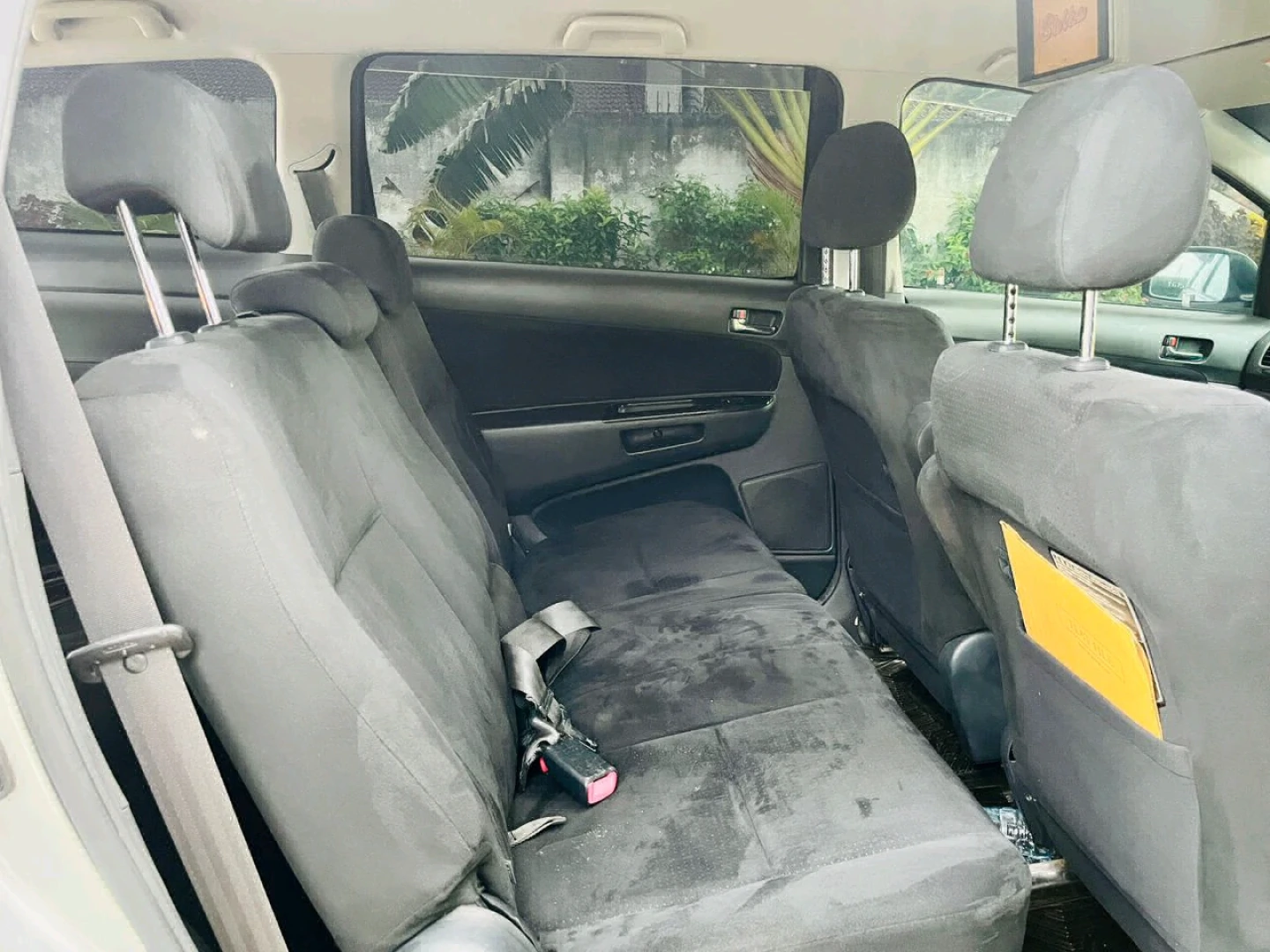 Toyota Wish Silver Car thumbnail 5