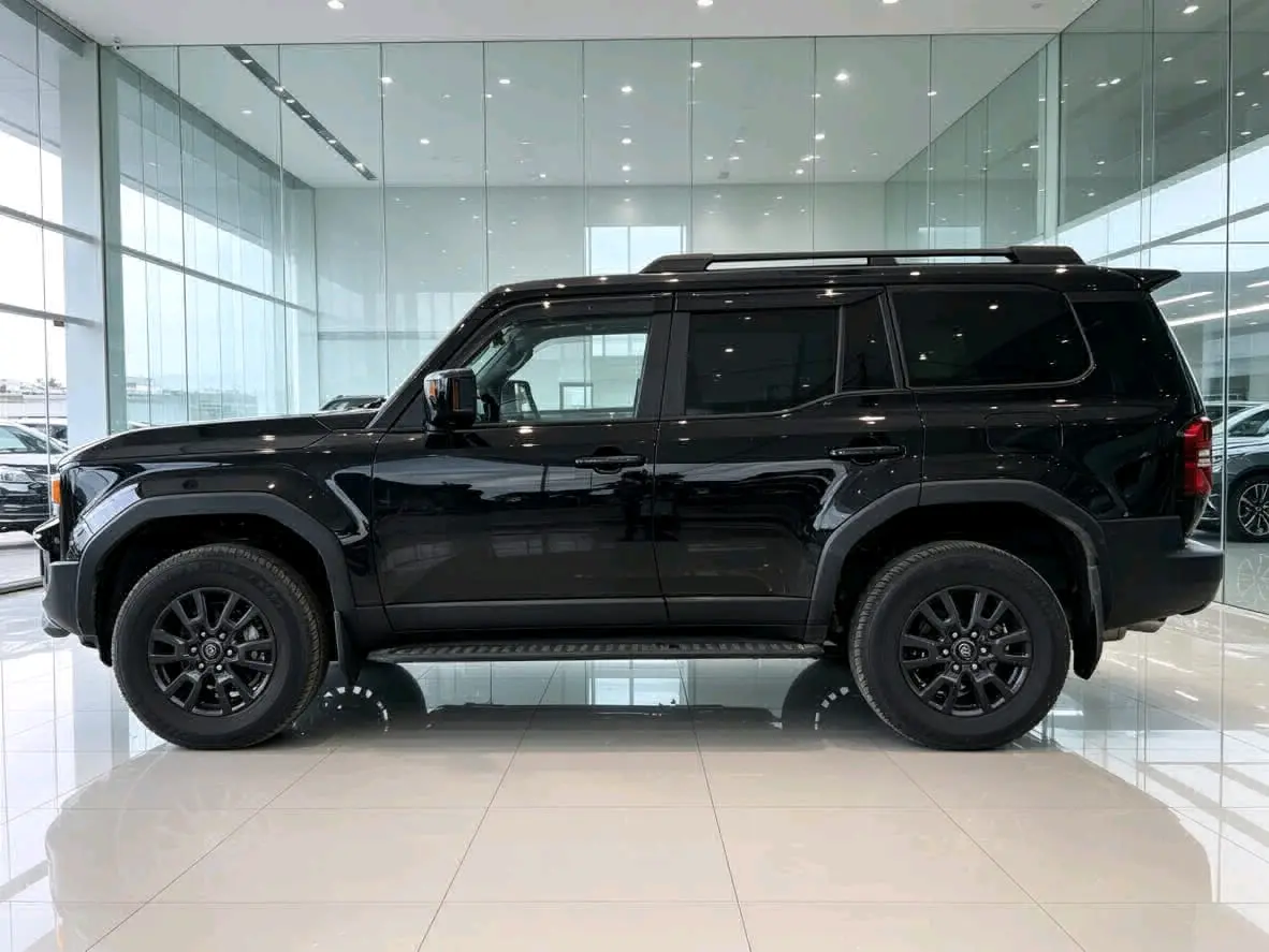 2025 Toyota Land Cruiser LC250 VX thumbnail 2