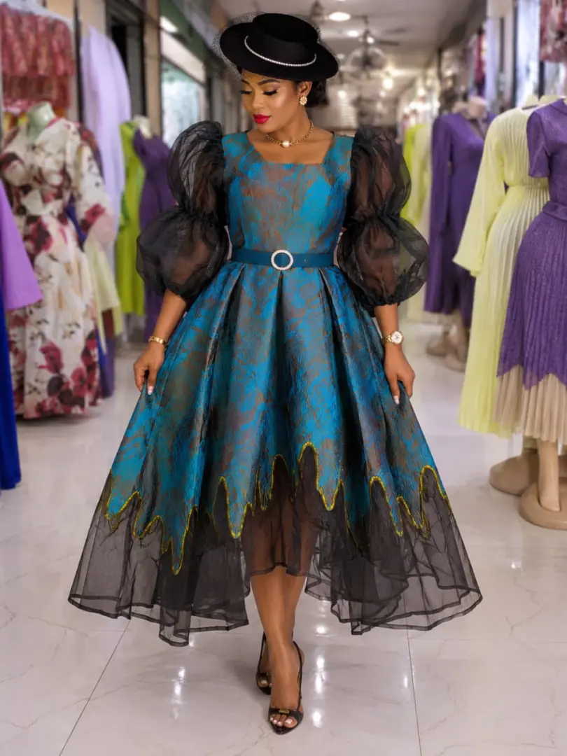 Elegant Women's Dresses with Matching Hats thumbnail 4