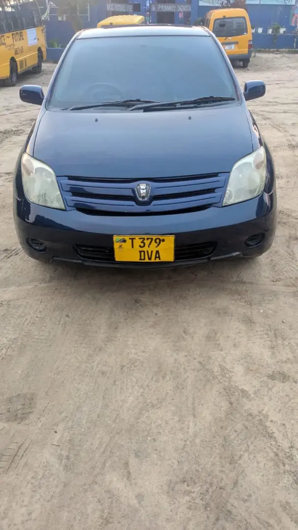 Toyota Ist 2004