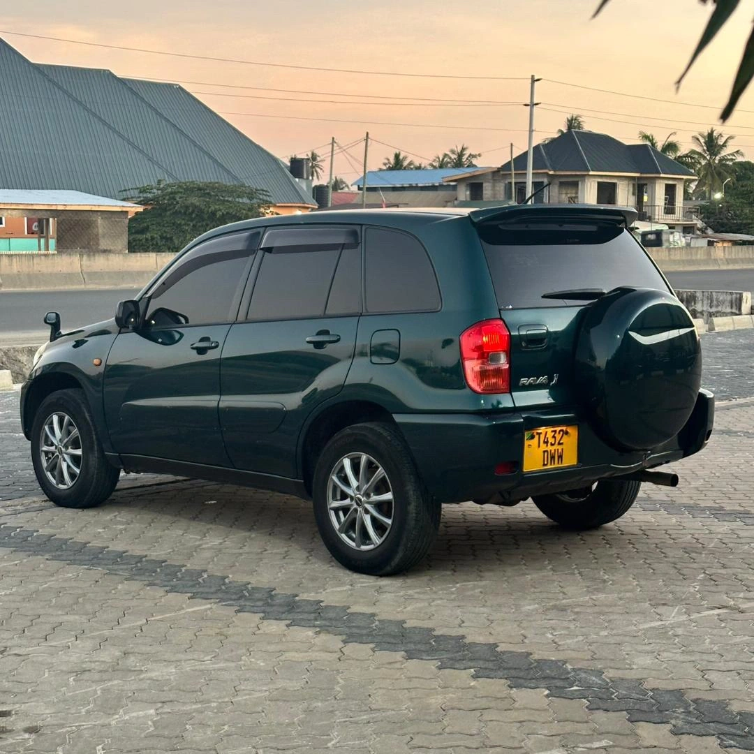 2003 Toyota Rav4 DWW SUV thumbnail 2