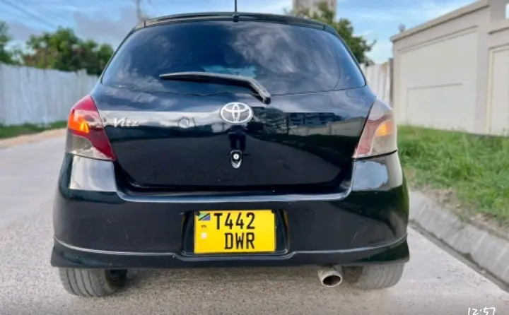 Toyota Vitz Hatchback thumbnail 2