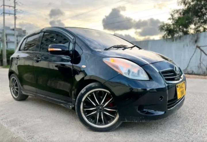 Toyota Vitz Hatchback thumbnail 4