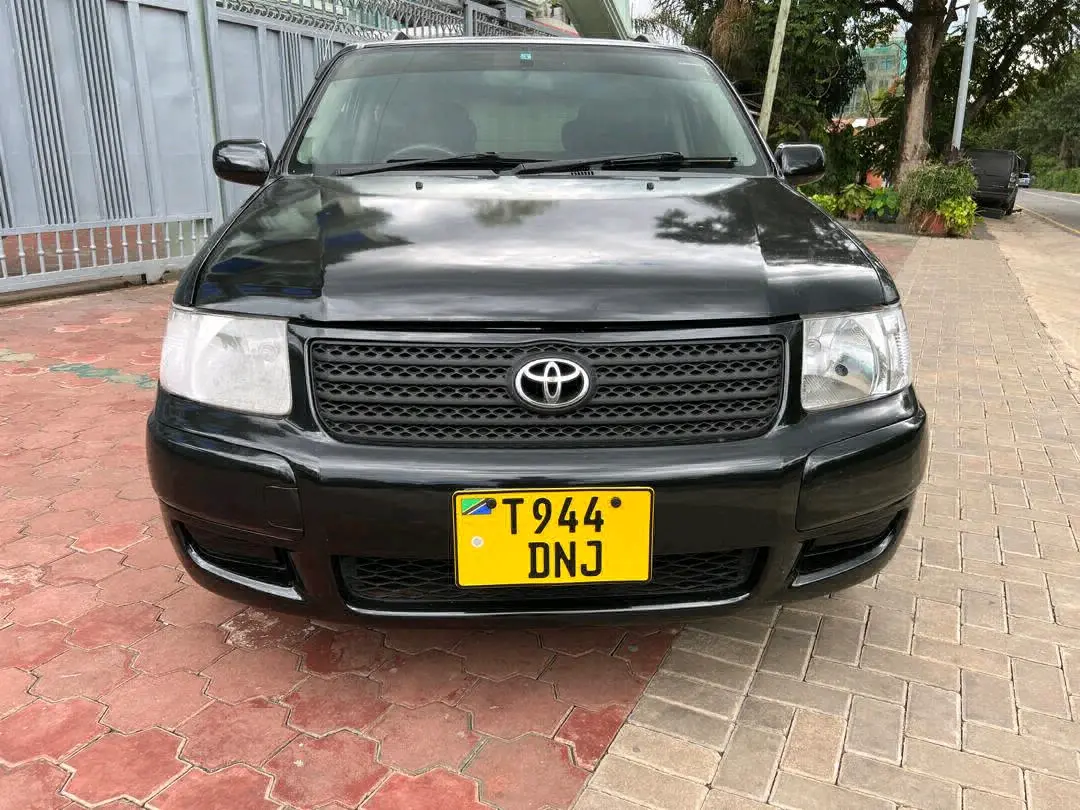 Toyota Probox 2007 Nyeusi Arusha