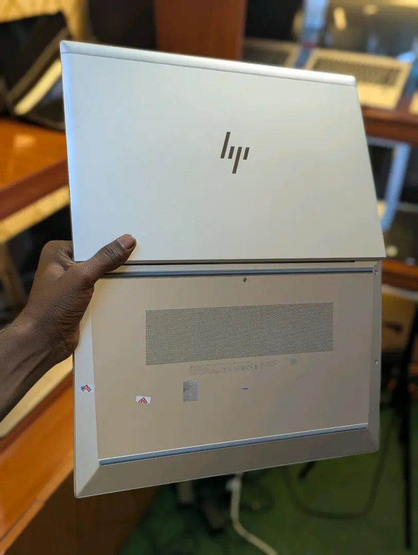 HP Elitebook 855 G8 Laptop (16GB RAM, 256GB SSD) thumbnail 6
