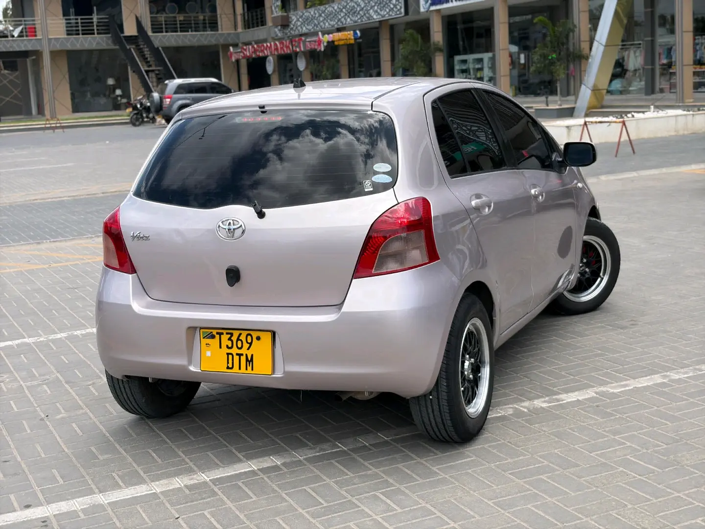 Toyota Vitz Hatchback for Sale thumbnail 2