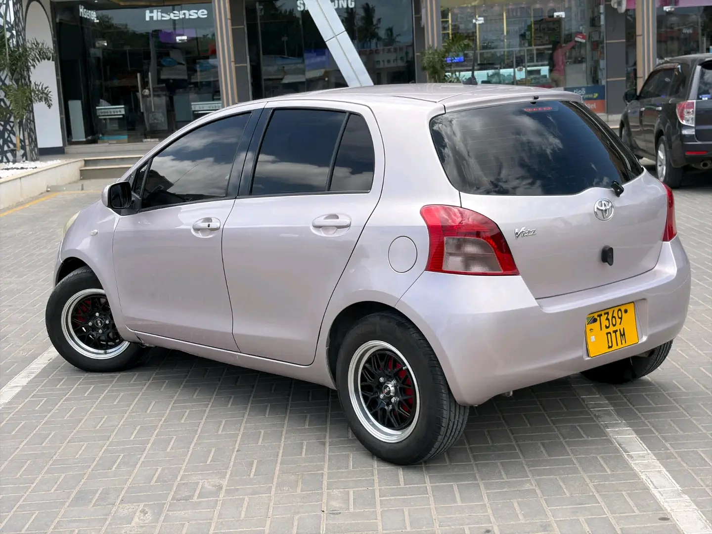 Toyota Vitz Hatchback for Sale thumbnail 3