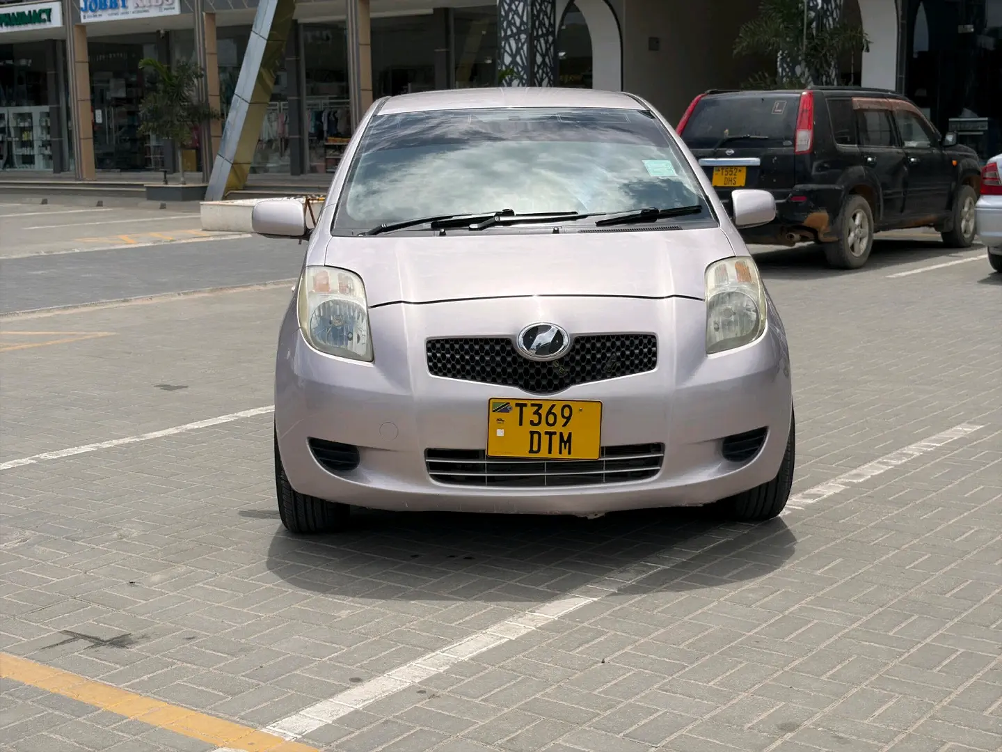 Toyota Vitz Hatchback for Sale thumbnail 4