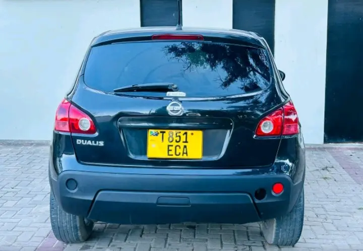 Nissan Dualis SUV thumbnail 5