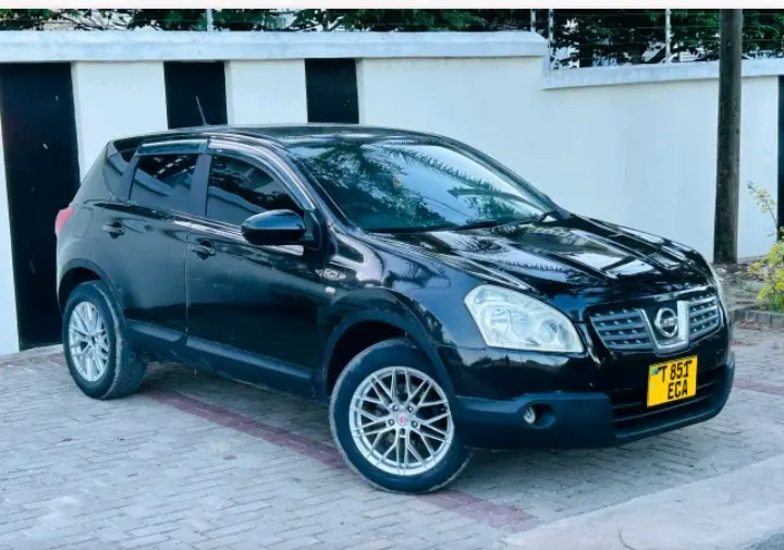 Nissan Dualis SUV thumbnail 6