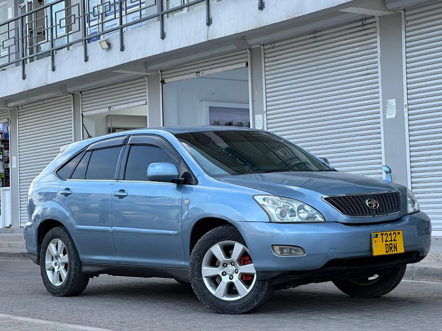 Toyota Harrier 2006 Mint Condition thumbnail 2