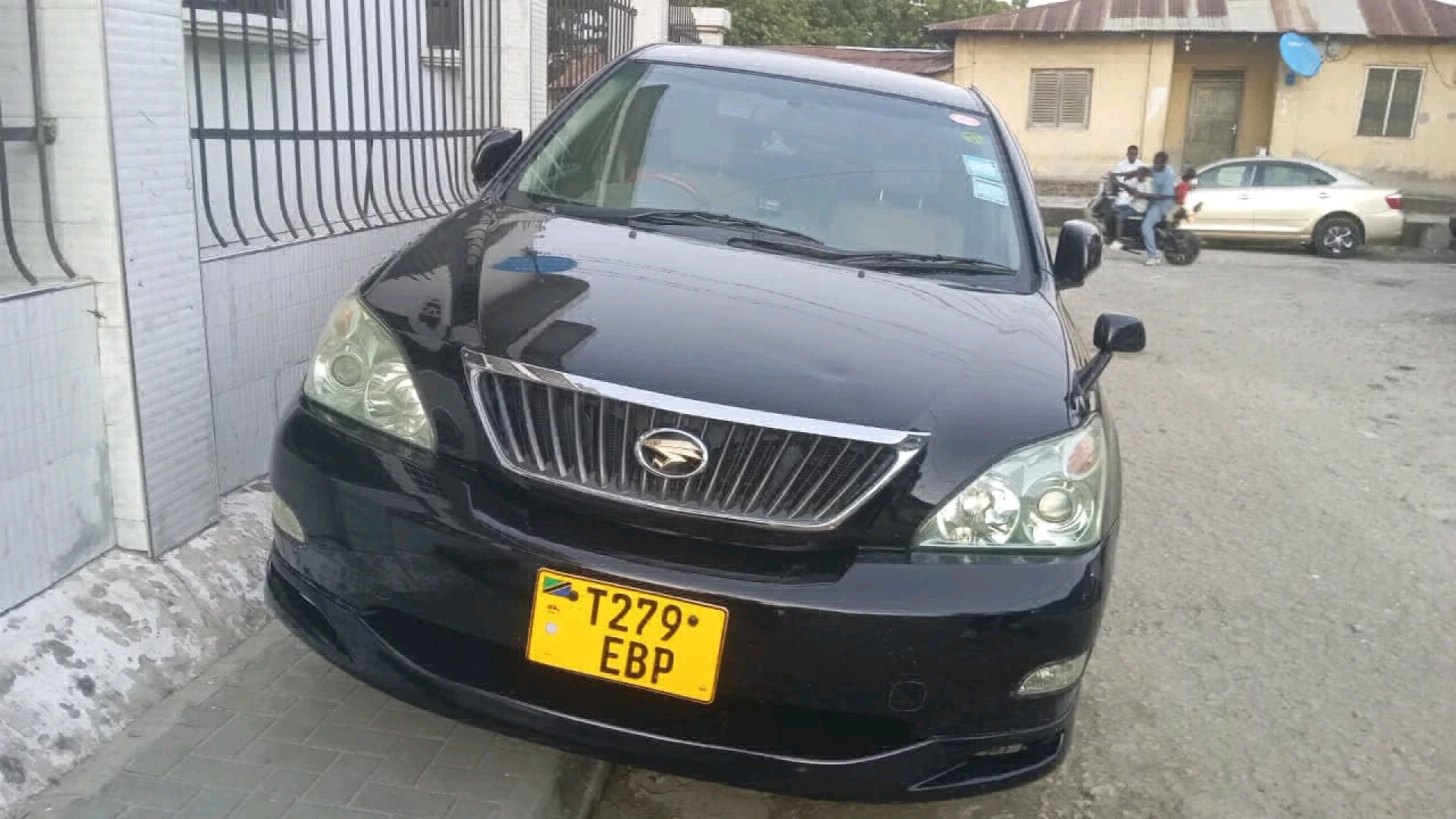Toyota Harrier 2006, 2360cc, Low Mileage