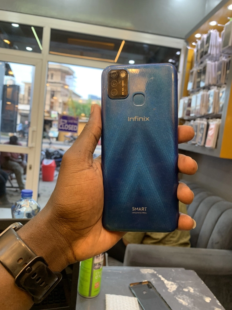 Infinix Smart 6 32GB Blue Smartphone thumbnail 3