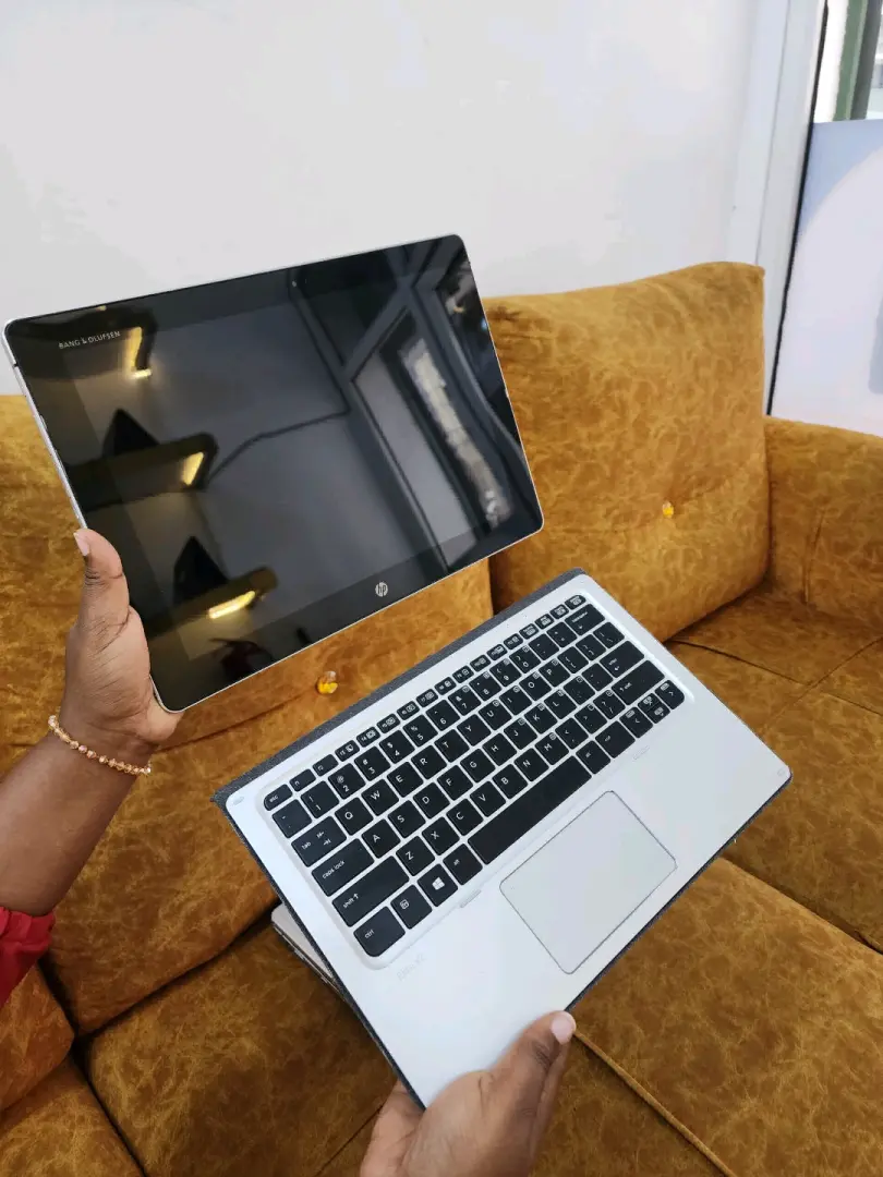 HP Elite X2 1012 G1 Core M7 6th Gen Laptop thumbnail 2