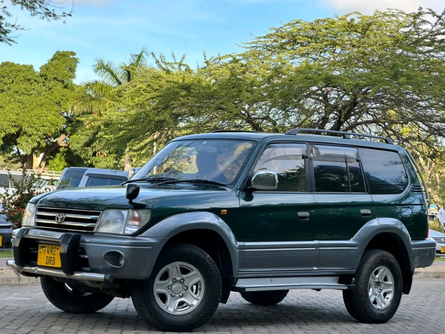 Toyota Land Cruiser Prado TX 2000 Diesel thumbnail 2