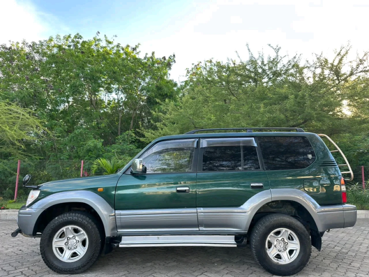 Toyota Land Cruiser Prado TX 2000 Diesel thumbnail 3