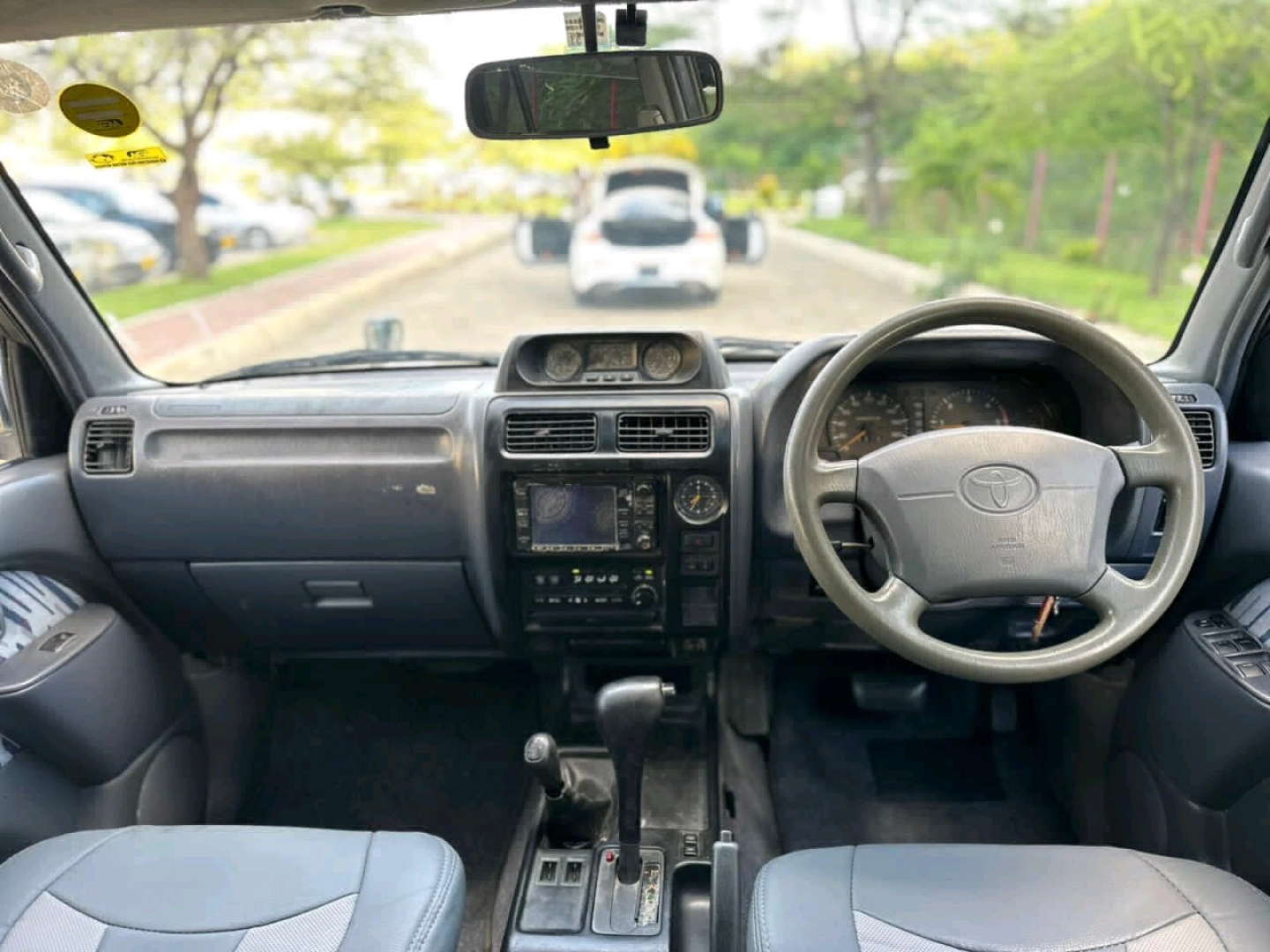 Toyota Land Cruiser Prado TX 2000 Diesel thumbnail 9