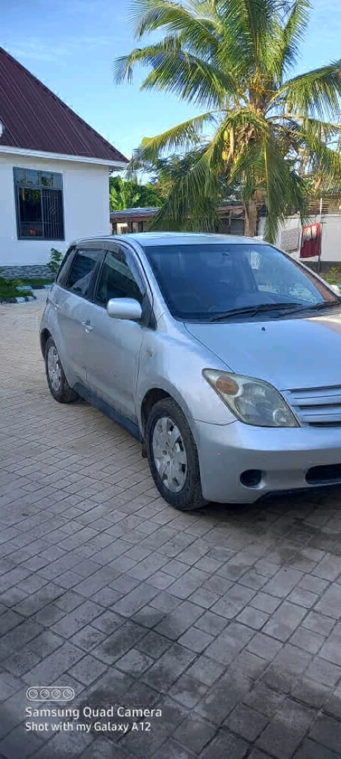 Toyota IST Inauzwa thumbnail 4