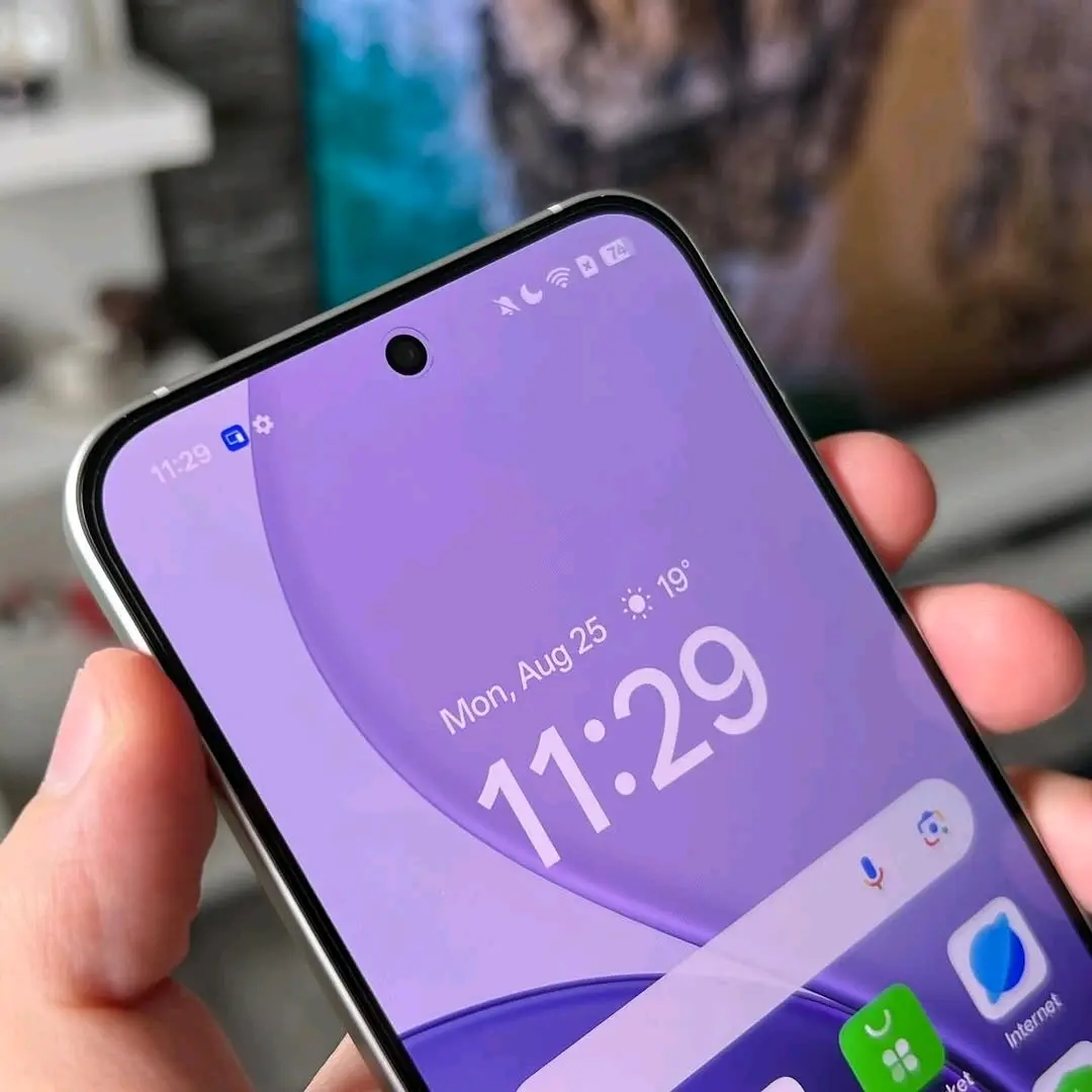 Used Oppo Reno 14 Smartphone 512GB thumbnail 2