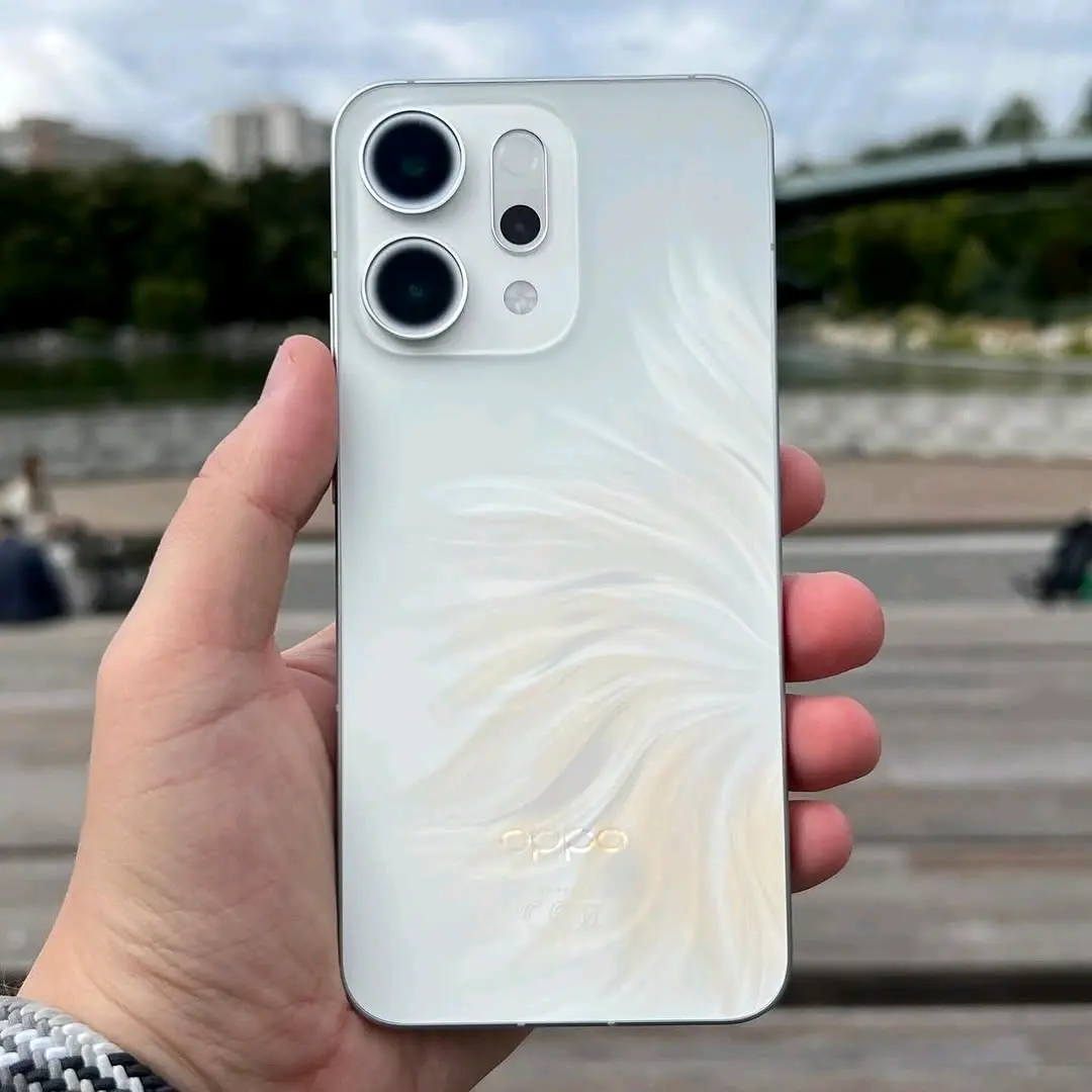 Used Oppo Reno 14 Smartphone 512GB thumbnail 4