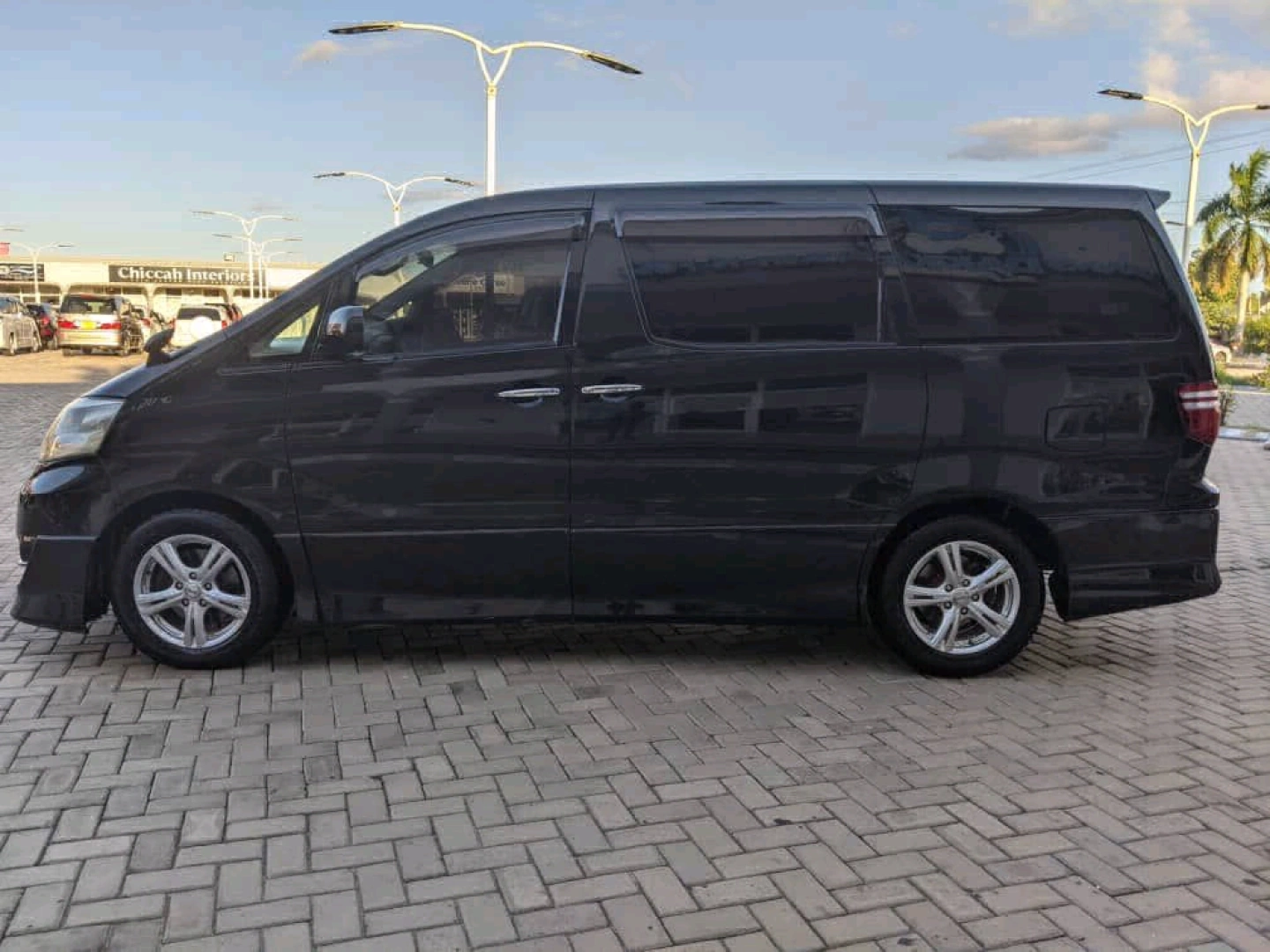 Toyota Alphard 2006 Minivan thumbnail 3