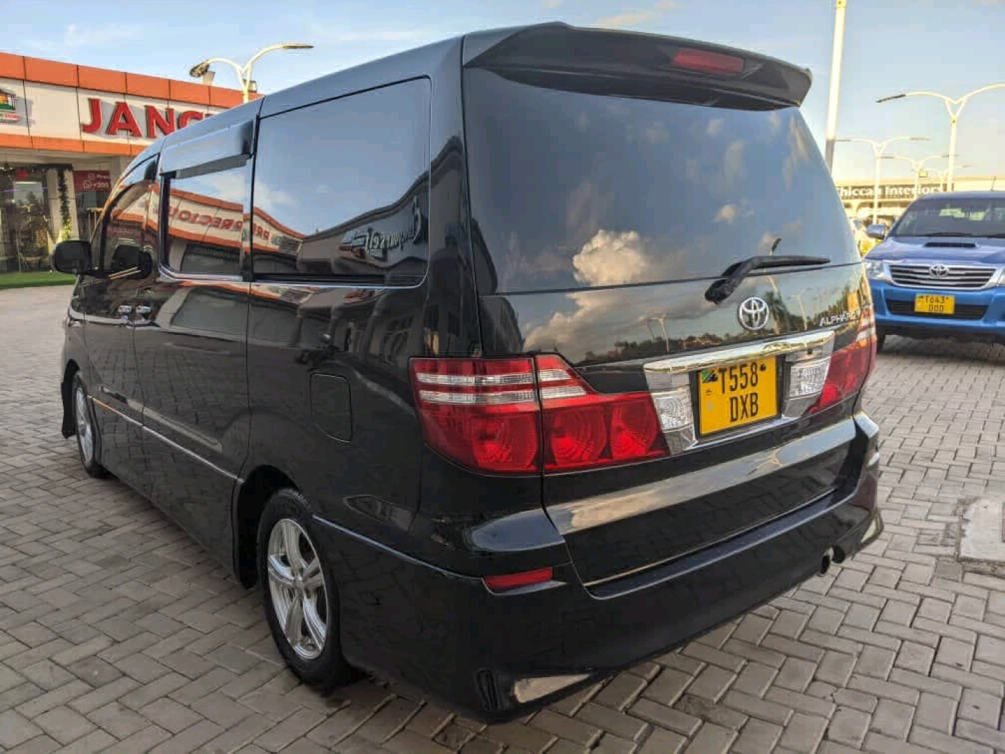 Toyota Alphard 2006 Minivan thumbnail 4